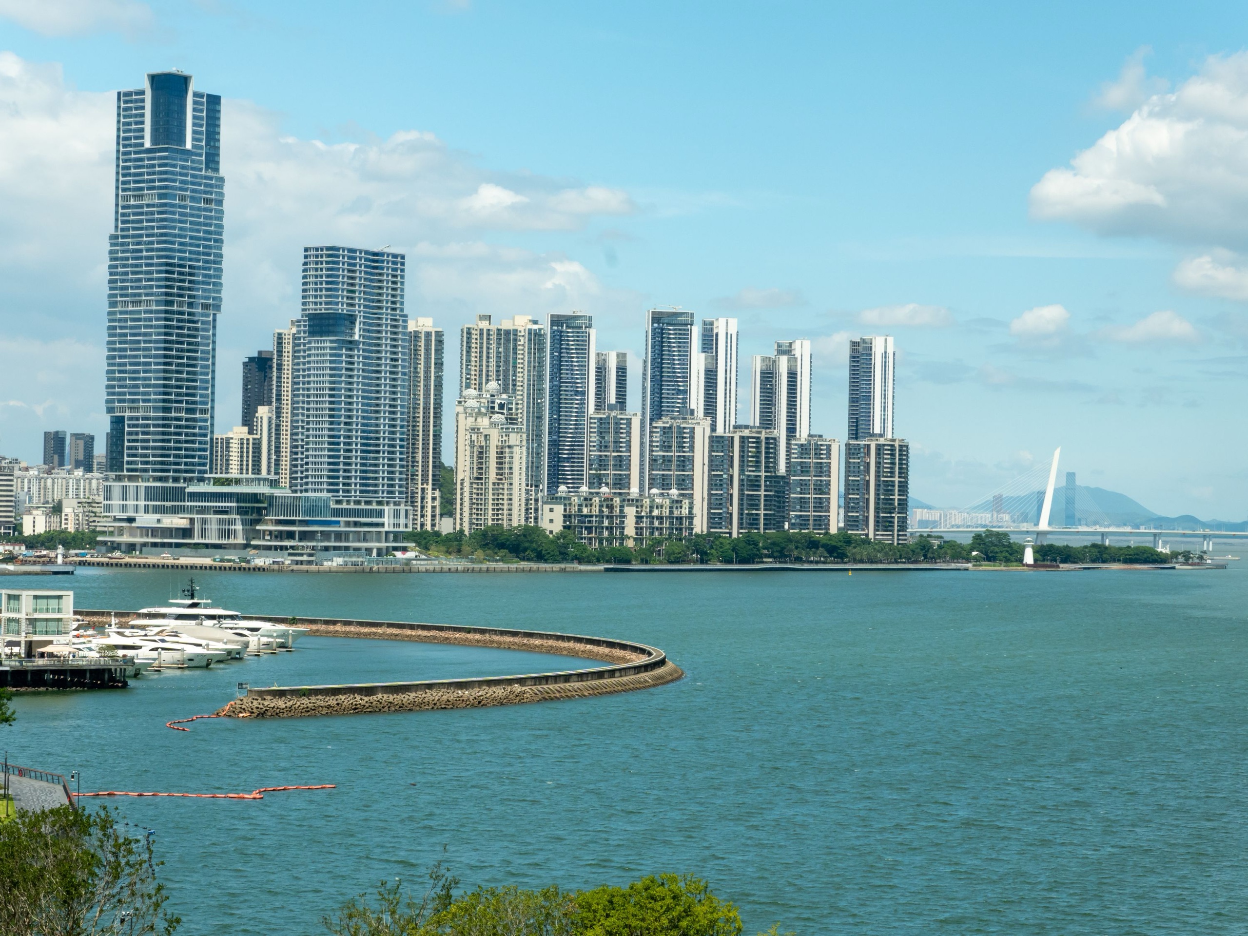 深圳现代城市天际线与滨水产业空间远景